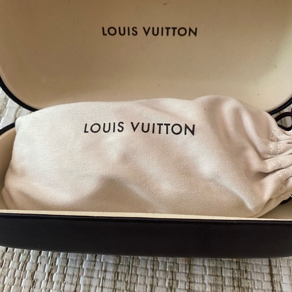 Louis Vuitton Sunglasses - Picture 10 of 15